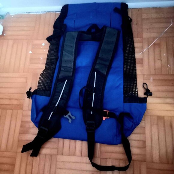 One Medium Dog Carrier Dog Hiking Blue Backpack Never Used In Good Condition - Picture 2 of 3
